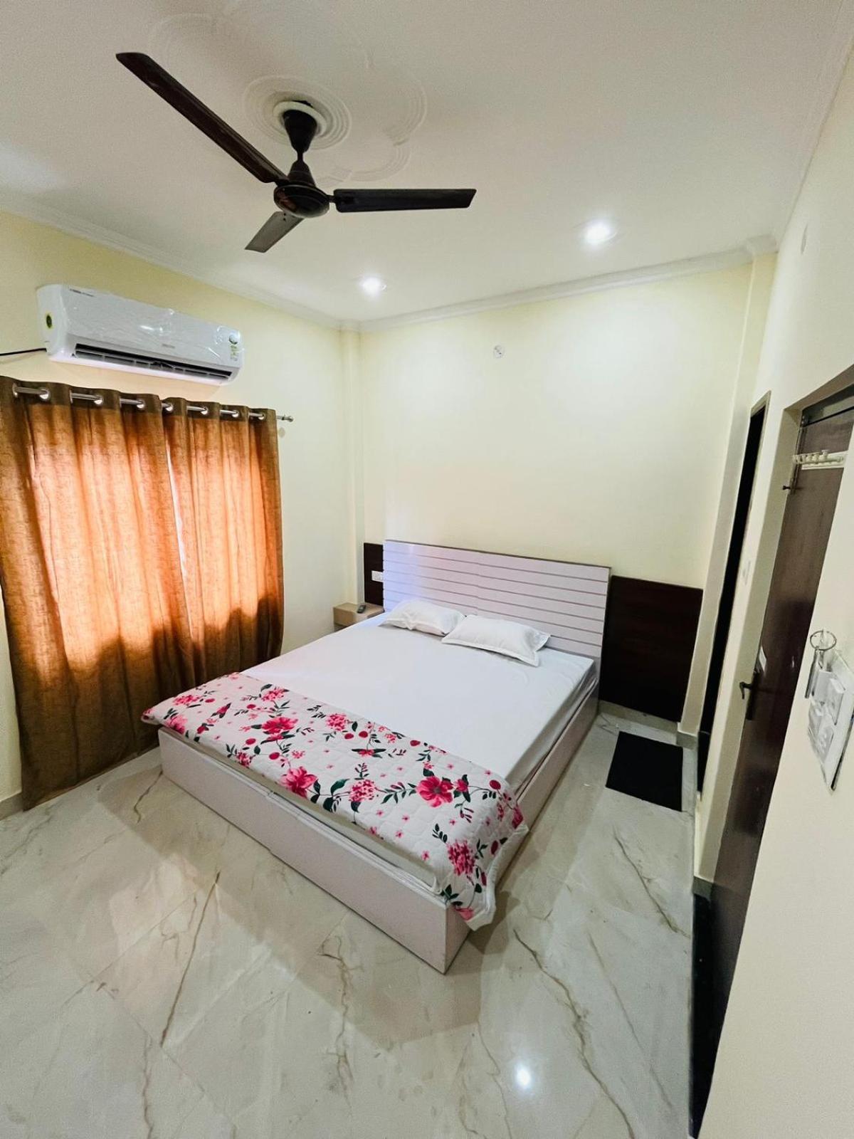 River View Paying Guest House Varanasi Oda fotoğraf